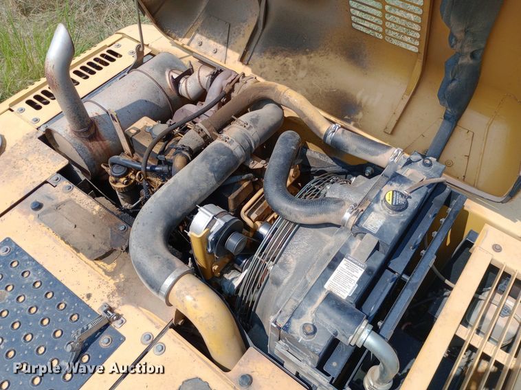 image for item NY9355 2006 John Deere 160C LC excavator