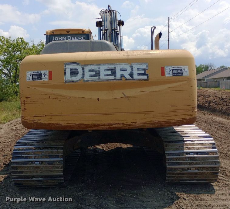 image for item NY9356 2007 John Deere 200D LC excavator