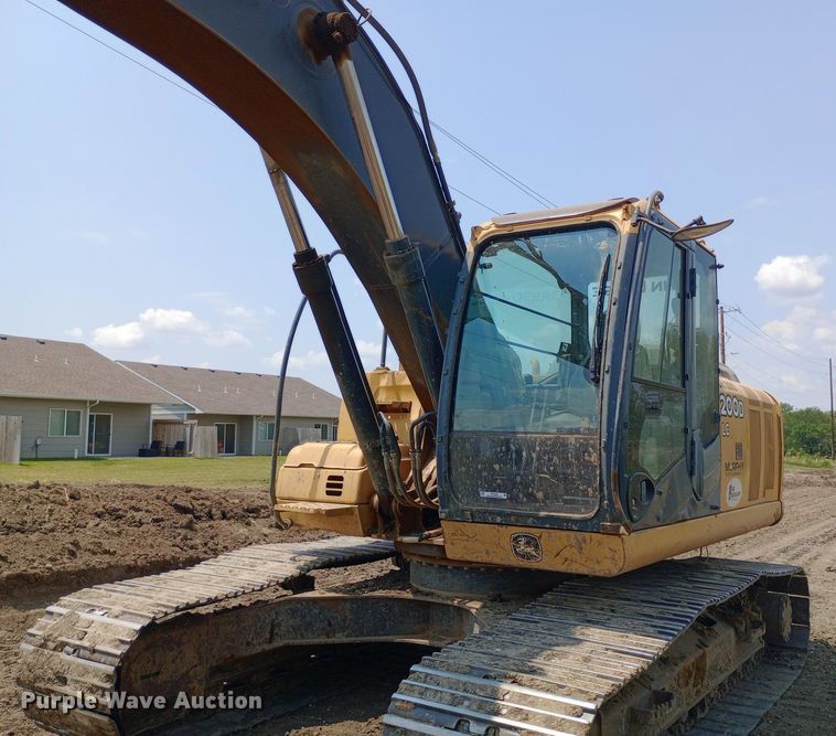 image for item NY9356 2007 John Deere 200D LC excavator