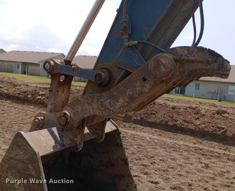 image for item NY9356 2007 John Deere 200D LC excavator