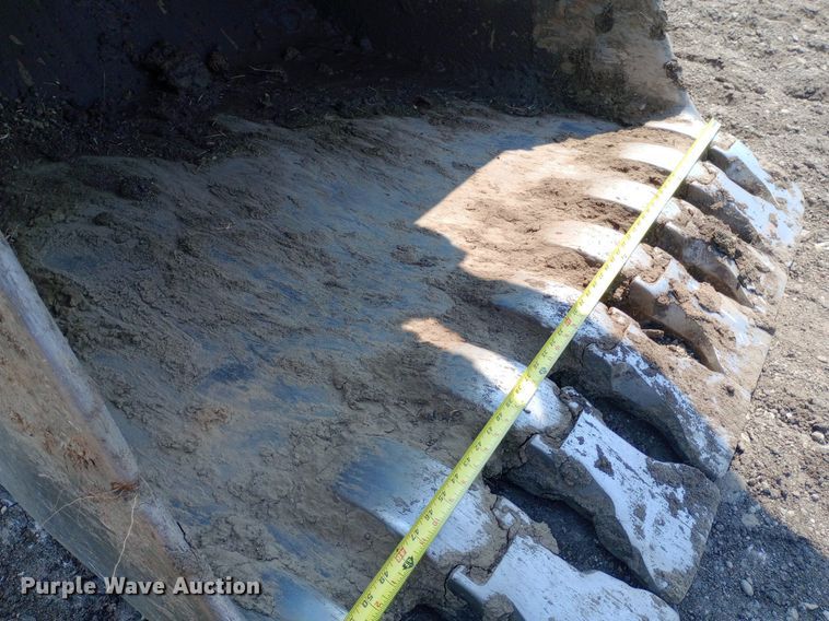 image for item NY9356 2007 John Deere 200D LC excavator