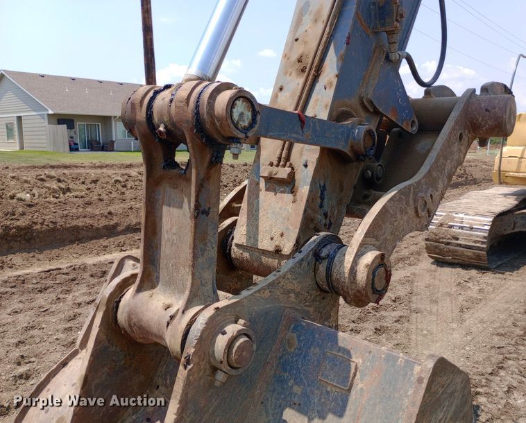 image for item NY9356 2007 John Deere 200D LC excavator