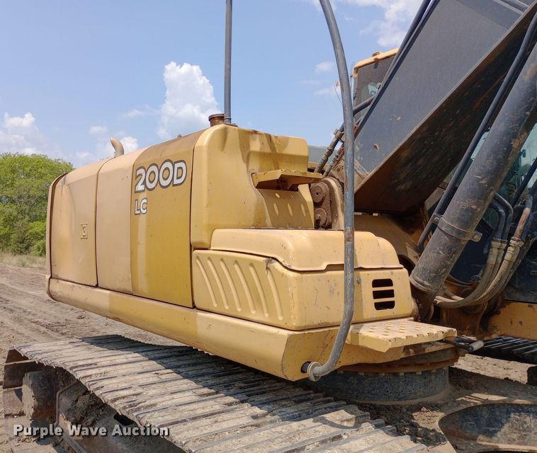 image for item NY9356 2007 John Deere 200D LC excavator