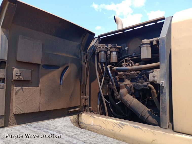 image for item NY9356 2007 John Deere 200D LC excavator