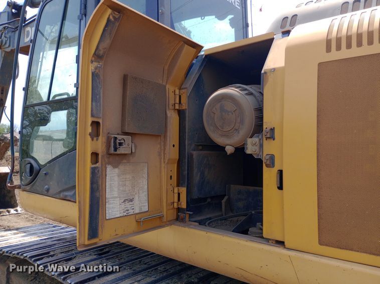 image for item NY9356 2007 John Deere 200D LC excavator