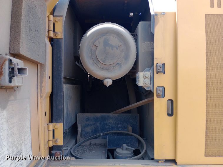 image for item NY9356 2007 John Deere 200D LC excavator