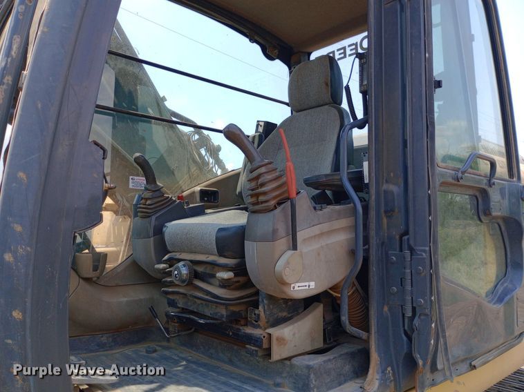 image for item NY9356 2007 John Deere 200D LC excavator