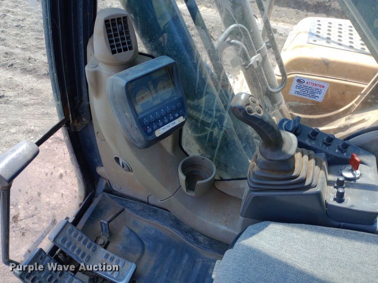 image for item NY9356 2007 John Deere 200D LC excavator