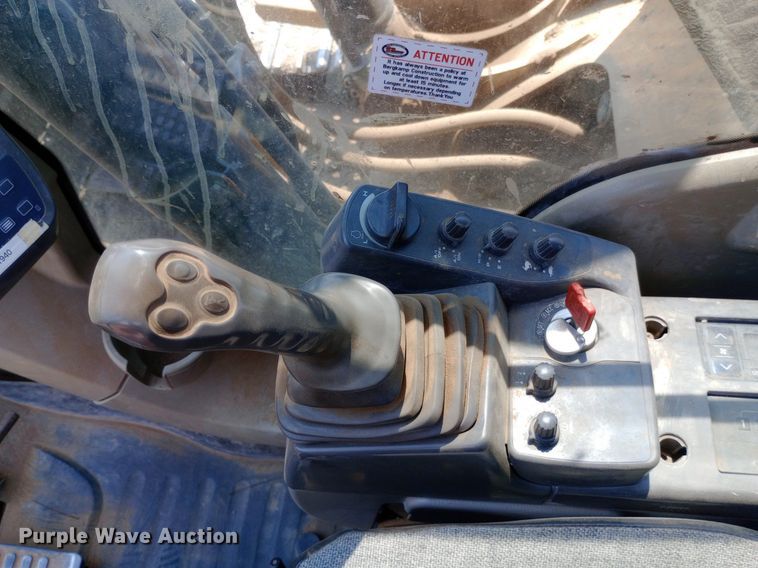 image for item NY9356 2007 John Deere 200D LC excavator