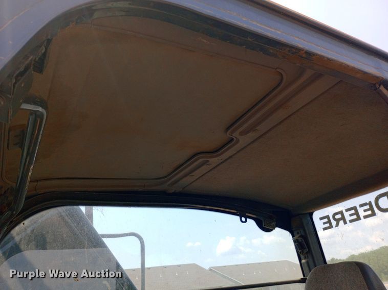 image for item NY9356 2007 John Deere 200D LC excavator