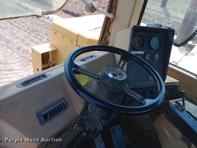 image for item NY9357 1994 Caterpillar  623F elevating scraper