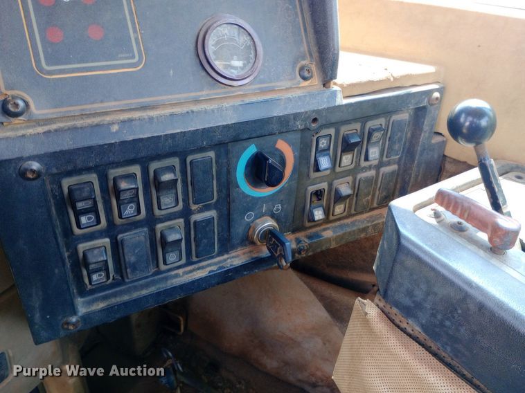 image for item NY9357 1994 Caterpillar  623F elevating scraper