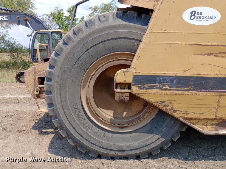 image for item NY9357 1994 Caterpillar  623F elevating scraper