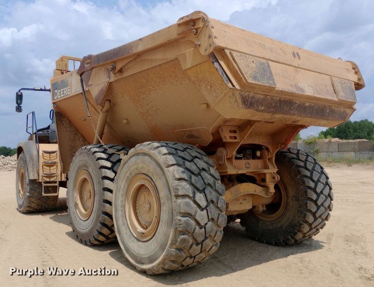 image for item NY9358 2015 John Deere 460E haul truck