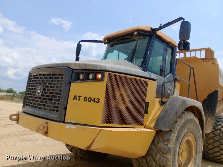 image for item NY9358 2015 John Deere 460E haul truck