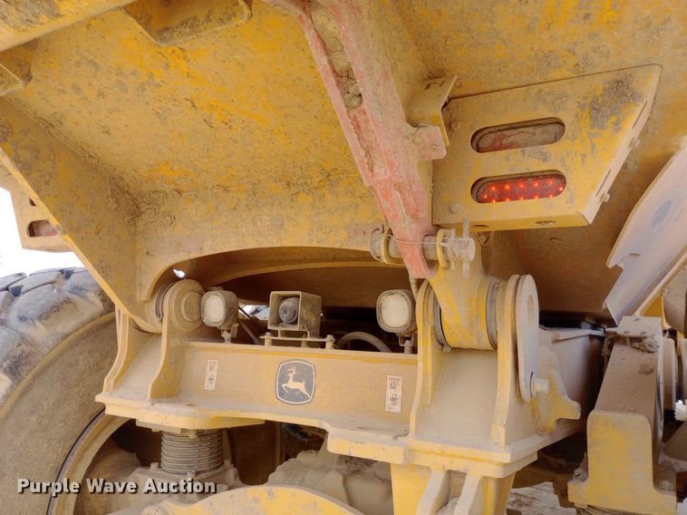 image for item NY9358 2015 John Deere 460E haul truck