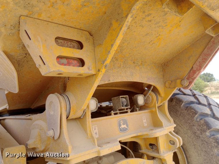 image for item NY9358 2015 John Deere 460E haul truck