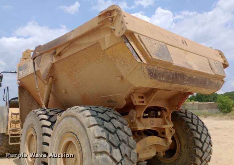 image for item NY9358 2015 John Deere 460E haul truck