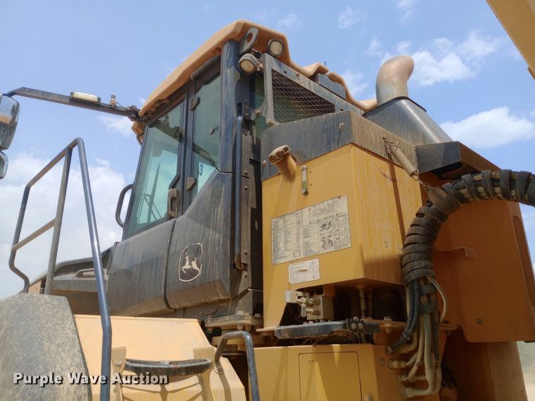 image for item NY9358 2015 John Deere 460E haul truck