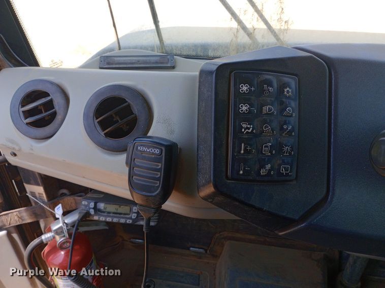 image for item NY9358 2015 John Deere 460E haul truck