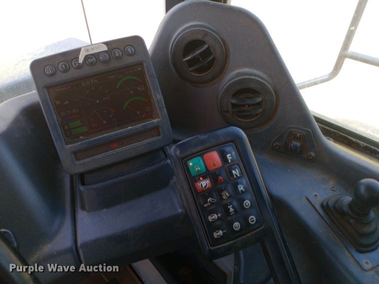 image for item NY9358 2015 John Deere 460E haul truck