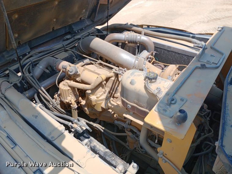 image for item NY9358 2015 John Deere 460E haul truck