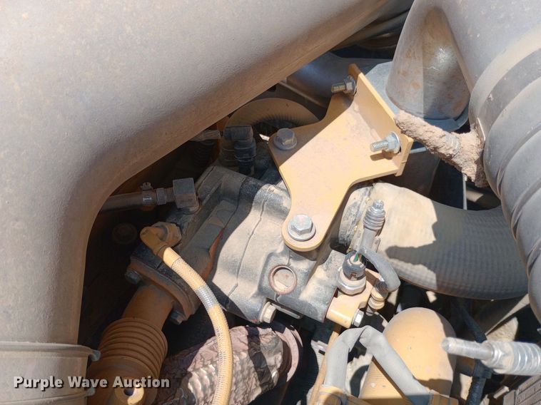 image for item NY9358 2015 John Deere 460E haul truck