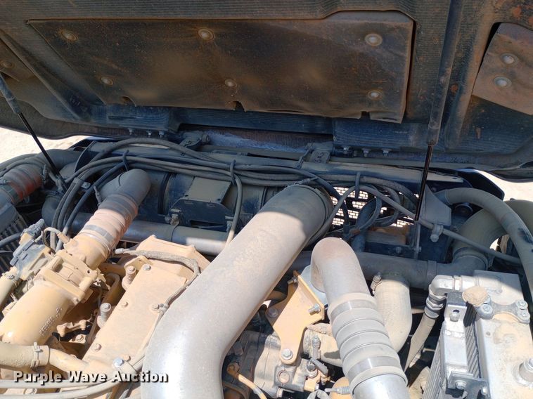 image for item NY9358 2015 John Deere 460E haul truck