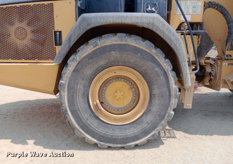 image for item NY9358 2015 John Deere 460E haul truck