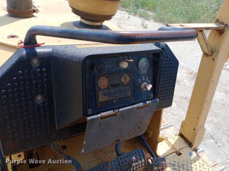 image for item NY9359 1996 John Deere  650G dozer