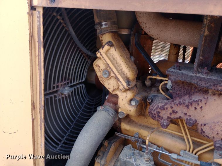 image for item NY9359 1996 John Deere  650G dozer