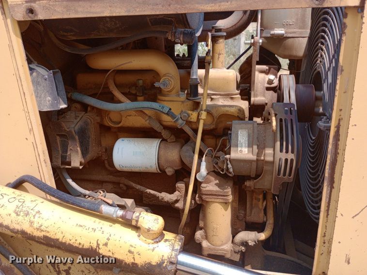 image for item NY9359 1996 John Deere  650G dozer