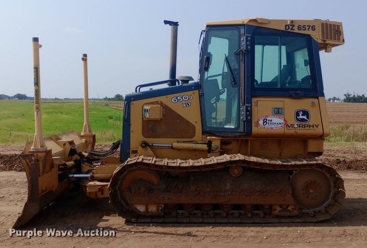 image for item NY9362 2007 John Deere 650J XLT dozer
