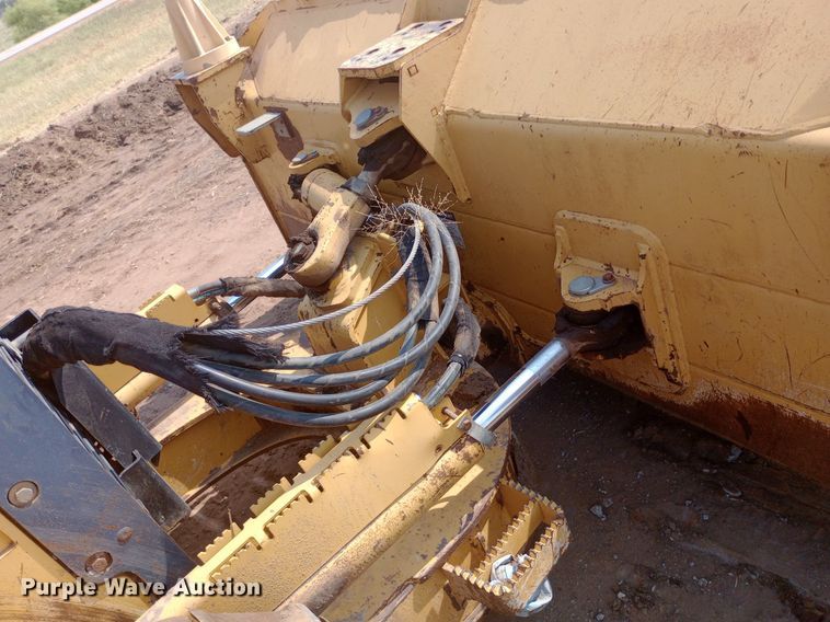 image for item NY9362 2007 John Deere 650J XLT dozer