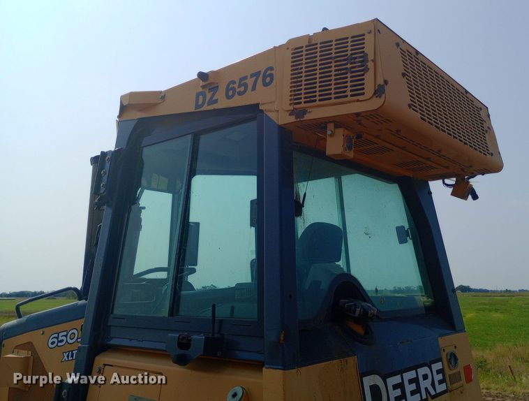 image for item NY9362 2007 John Deere 650J XLT dozer