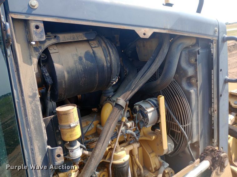 image for item NY9362 2007 John Deere 650J XLT dozer