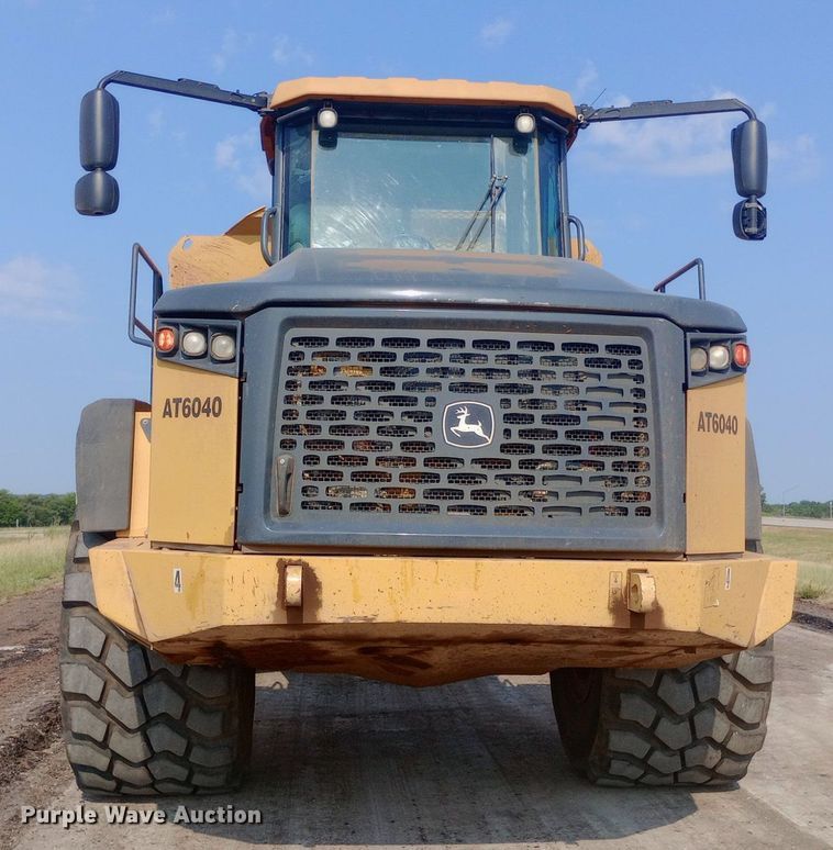 image for item NY9364 2015 John Deere 460E haul truck