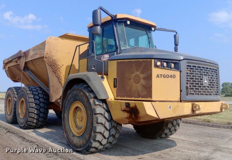 image for item NY9364 2015 John Deere 460E haul truck