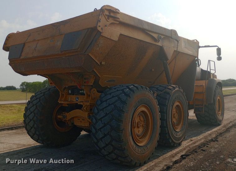 image for item NY9364 2015 John Deere 460E haul truck