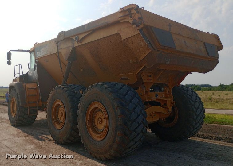 image for item NY9364 2015 John Deere 460E haul truck
