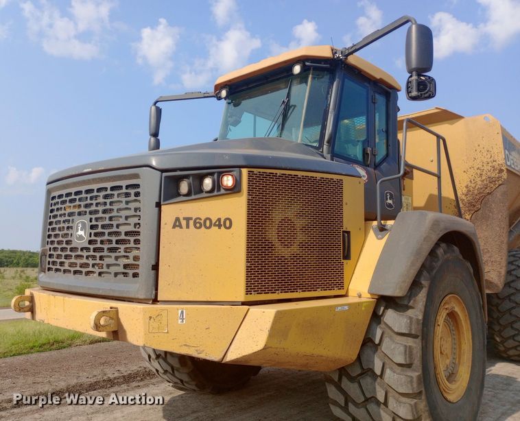 image for item NY9364 2015 John Deere 460E haul truck