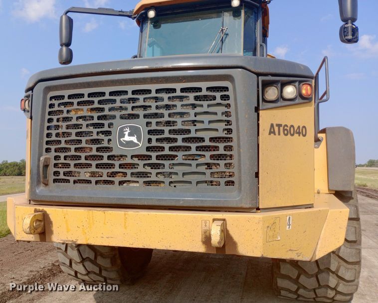 image for item NY9364 2015 John Deere 460E haul truck