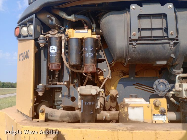 image for item NY9364 2015 John Deere 460E haul truck