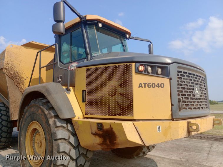 image for item NY9364 2015 John Deere 460E haul truck