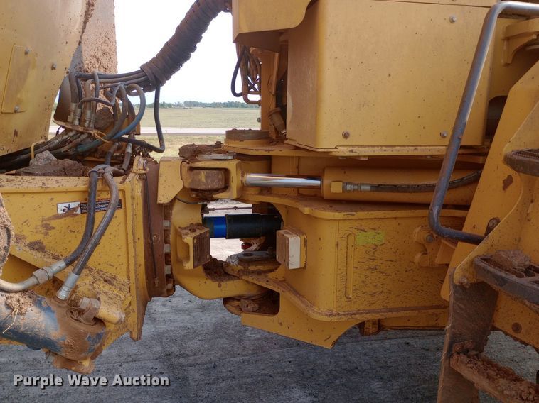 image for item NY9364 2015 John Deere 460E haul truck