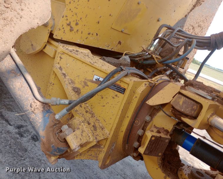 image for item NY9364 2015 John Deere 460E haul truck