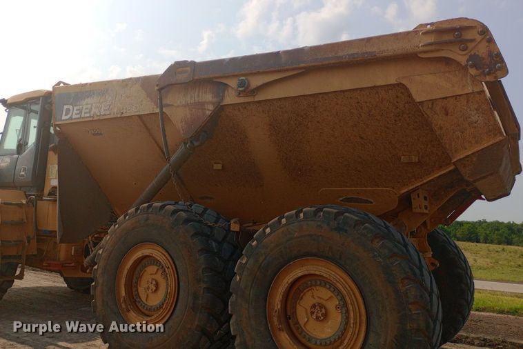 image for item NY9364 2015 John Deere 460E haul truck