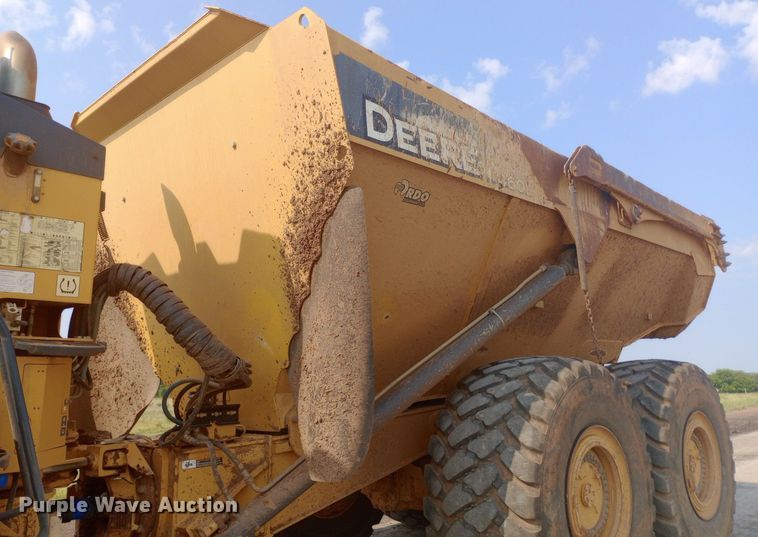 image for item NY9364 2015 John Deere 460E haul truck