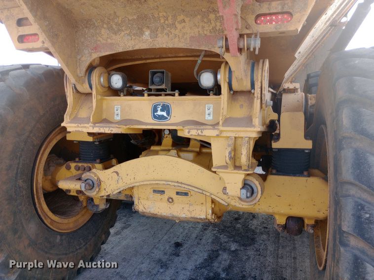 image for item NY9364 2015 John Deere 460E haul truck