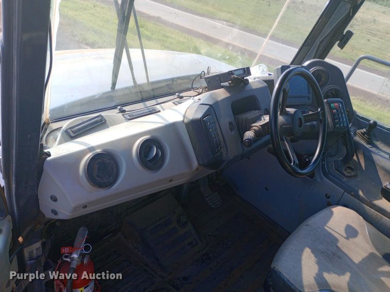 image for item NY9364 2015 John Deere 460E haul truck